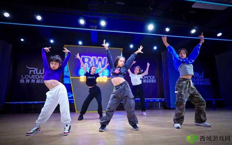 14 岁女生学 hiphop：舞动青春